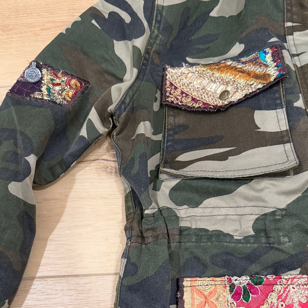 Camouflage Jacket with Colorful Patchwork - image 2